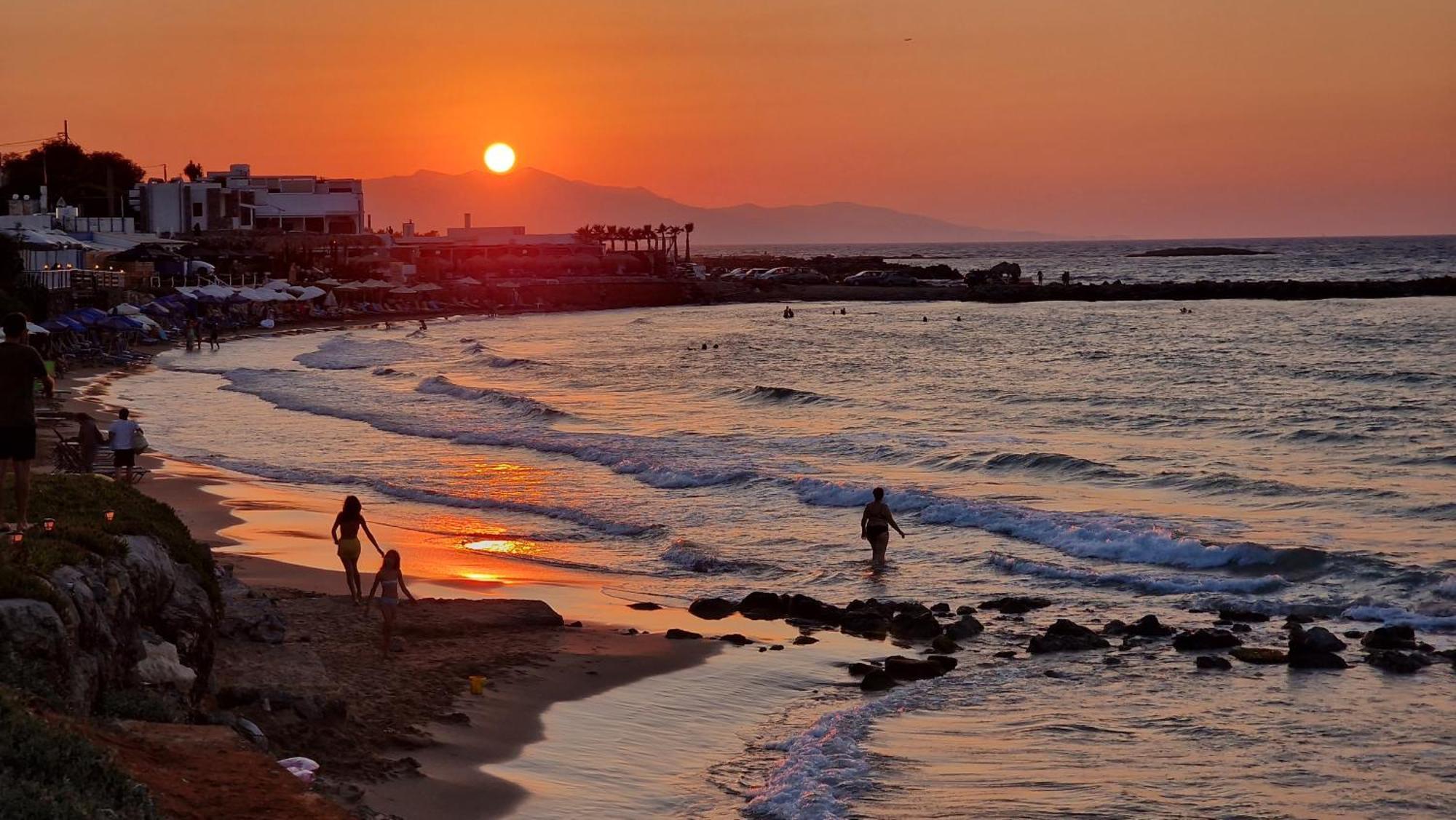 Sunset Beach Hotel Kokkini Hani Kültér fotó